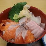 Tobi Ume - 紅白丼