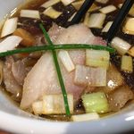 麺処ほん田 - 吊るし焼豚