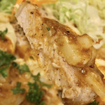 すざわ亭 - ポークソテーマスタードソース(デミ風味) じゃがいもグラタン添え定食(¥800) 食べごたえある厚切り