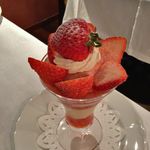 資生堂パーラー - 越後姫のストロベリーパフェ