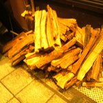 IL ALBERTA - ピッツァを焼く薪
