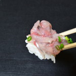北辰鮨 - 新鮮なアジです
