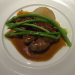 フランス料理 ル・クール - リダニョーのムニエル ジュダニョーとロックフォールチーズのソース 蕪とアスパージュソバージュのグリエ添え