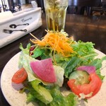 ブレッツカフェ クレープリー ル コントワール - サラダ＆アップルジュース♡