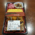 Nihonichi - 焼き鳥弁当(529円)です。