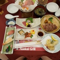 南海グリル 東店 - 全部並べました。