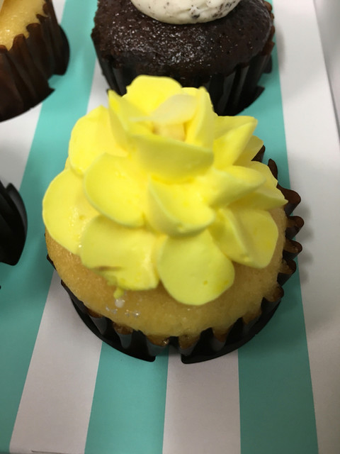 Jiji Cupcakes Kobe ジジ カップケークス 旧居留地 大丸前 ケーキ 食べログ Jiji Cupcakes Kobe ジジ カップケークス 旧居留地 大丸前 ケーキ 食べログ