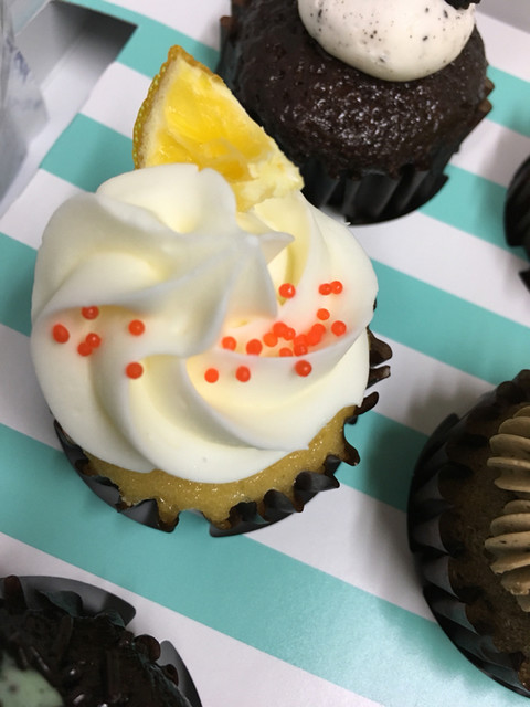 Jiji Cupcakes Kobe ジジ カップケークス 旧居留地 大丸前 ケーキ 食べログ Jiji Cupcakes Kobe ジジ カップケークス 旧居留地 大丸前 ケーキ 食べログ