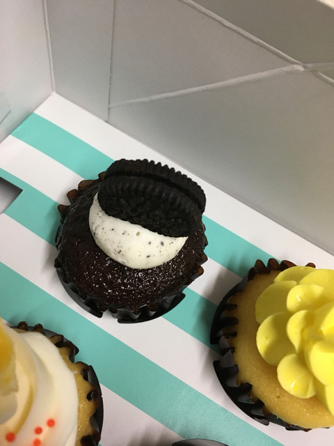 Jiji Cupcakes Kobe ジジ カップケークス 旧居留地 大丸前 ケーキ 食べログ Jiji Cupcakes Kobe ジジ カップケークス 旧居留地 大丸前 ケーキ 食べログ