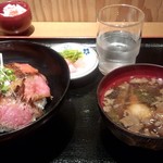 Yonezawa kohakudou yamagataken kankoubussan kaikan - 17.05.14夜　米沢牛のステーキ丼