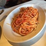 L'Insalata Ricca - ワイフはSpaghetti al pomodoro