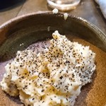 立呑み 魚椿 - 自家製ポテトサラダ