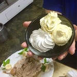 焼肉 はせ川 - クリーム乗っけて