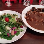 たべる野菜のむ野菜 - チキンカレー（こだわり野菜のサラダ付き）