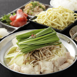 Motsu-nabe (Offal hotpot) gozen