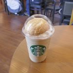 STARBUCKS COFFEE - 今回は、スペシャル仕様なコーヒーフラペチーノ560円を注文。