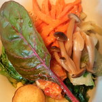 ツチオーネ - 十種類の野菜のベジナムル丼