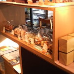 ツチオーネ - 商品棚