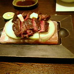 Kuramochi - 牛肉の岩塩板焼き