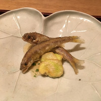 神楽坂 石かわ - 琵琶湖の稚鮎の唐揚げ