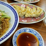 餃子の王将 - この日は餃子をもう一つ追加して・・・(￣∇￣)