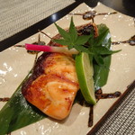 禅紫 - サーモン酒盗焼き(750円)