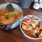 ラーメンみたけ - みたけラーメン650円と豚丼290円