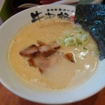 牛骨ラーメン
