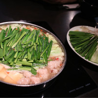 博多もつ鍋 やま中 赤坂店 - もつ鍋 醤油 2人前