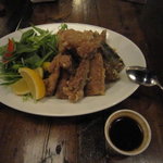 湘南の魚とワインの店 ヒラツカ - ごろごろ魚の竜田揚げWithもてソース