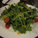 湘南の魚とワインの店 ヒラツカ - 新鮮ハーブのデトックスサラダ
