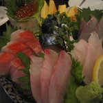 湘南の魚とワインの店 ヒラツカ - 3点刺身盛合せ　オマケつき