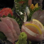 湘南の魚とワインの店 ヒラツカ - 3点刺身盛合せ　オマケつき