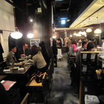 湘南の魚とワインの店 ヒラツカ - 月曜日なのに満席。