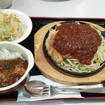 ファミリーレストラン ライラック - ミートカツスパ＋カレーで890円はスバラシイと思います。