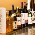 Teppan Hiroshimayaki Tesshin - 広島焼に合うことを条件にワインを厳選。