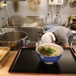 こだわり讃岐製麺所 - カウンターで受け取る(撮影許可済み)