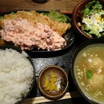 Saga Kemmitsu Semura Fumoto Akadori Nishi Shinjuku Ten - チキン南蛮定食