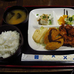 Yuushoku Koubou Shun - 【ランチ】 ミンチカツ&若鶏の唐揚おろしソース \700