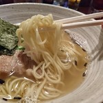 らーめん そよ風 - パキッとした麺