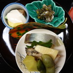 祇園 なん波 - 栗、豆、胡麻豆腐、紫ずきん、どんぶりに鯵の押し寿司。