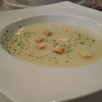 クレープリー・アルション - じゃがいもとポロ葱のスープ