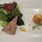 クレープリー・アルション - ポークパテとシュー生地に詰めたスモークサーモンのムース