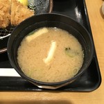 とんかつ 大吉 - お揚げの味噌汁