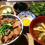 Robata No Satou - 豚丼(小) 800円