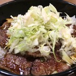 ステーキ食堂&肉飯 - ザブトン丼 140g