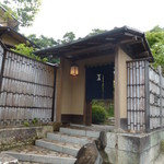 イチリン ハナレ - 住宅街の中に佇むお店の入り口