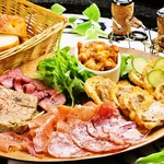 ツキアカリ - お肉屋さんプレート　パテカン・レバパテ・ポークリエット・生ハム等