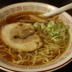 らーめんまる - 料理写真:らーめん醤油。