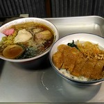 醤油屋本店・別館 おとん食堂 - 小鳩定食870円。